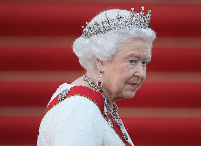 Елизавета II дала официальный ответ относительно свадьбы принца Гарри