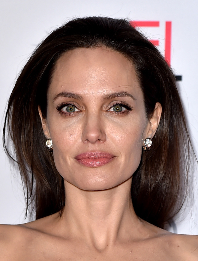 СМИ: Анджелина Джоли готовится к свадьбе