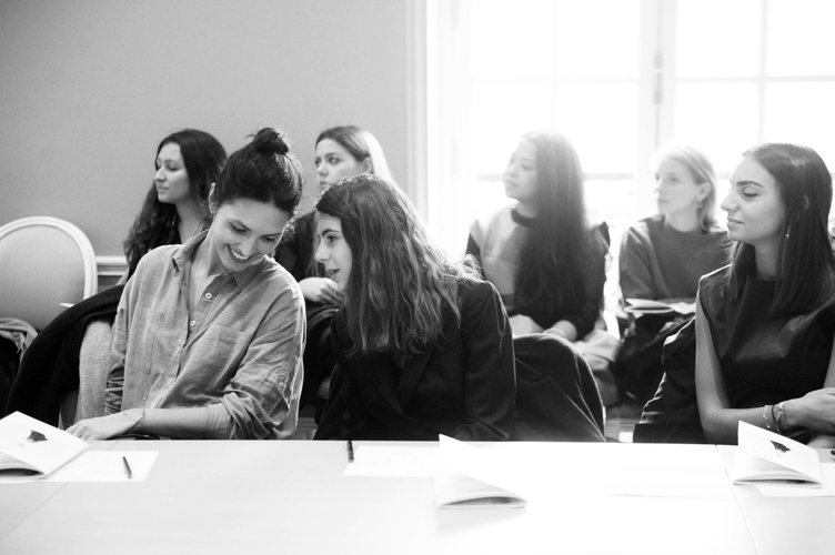 В Dior прошла менторская конференция для студенток 