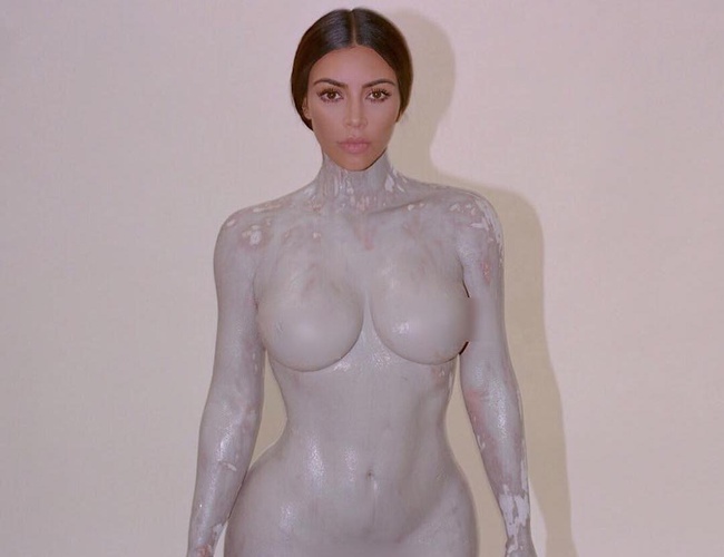 Ким Кардашьян выпустит парфюм в форме своего тела 